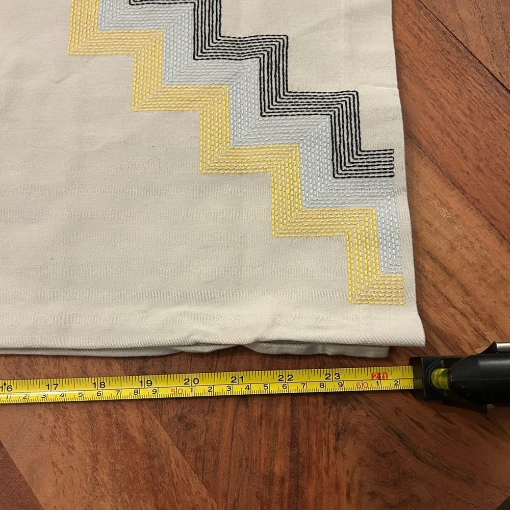 Maeve Cream Cropped Wide-Leg Jeans with Yellow & Gray Zigzag Hem - Picture 5 of 6